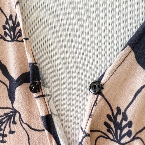 Makana x Makana Hae Hawai'i Romper Size L - Picture 4 of 10